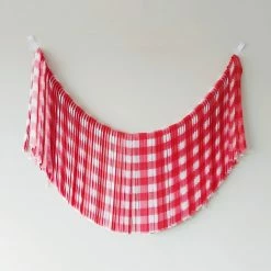 Ohitsperfect Fringe Garland - Vichy Red