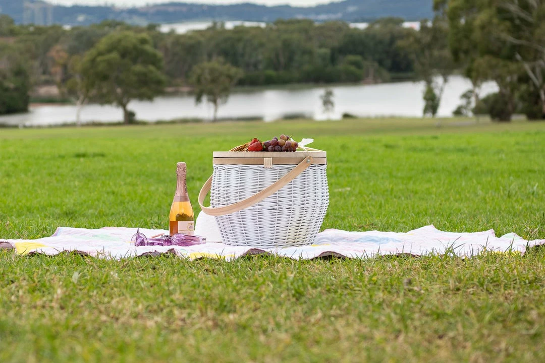 Ohitsperfect Garden/High Tea Coloured Wicker Insulated Picnic Basket 6 Ohitsperfect Garden/High Tea Coloured Wicker Insulated Picnic Basket