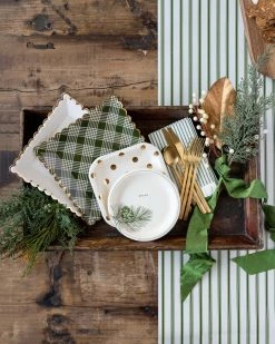 Ohitsperfect Christmas Botanical Green Plaid Scalloped Plate 8pk