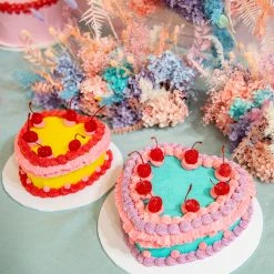 Ohitsperfect Retro Heart Shaped Cake - Blue Bridal Shower & Hens